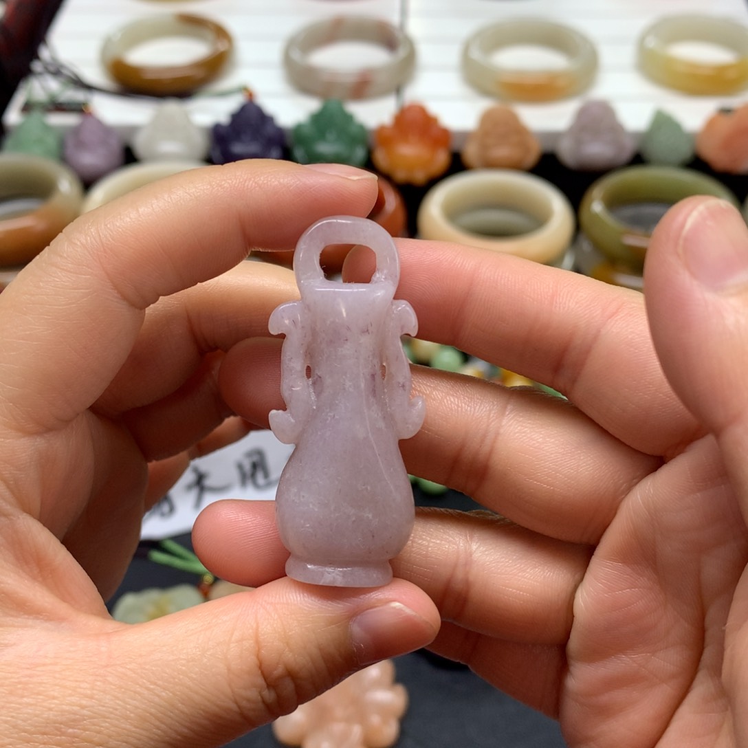 石英质玉吊坠未镶嵌