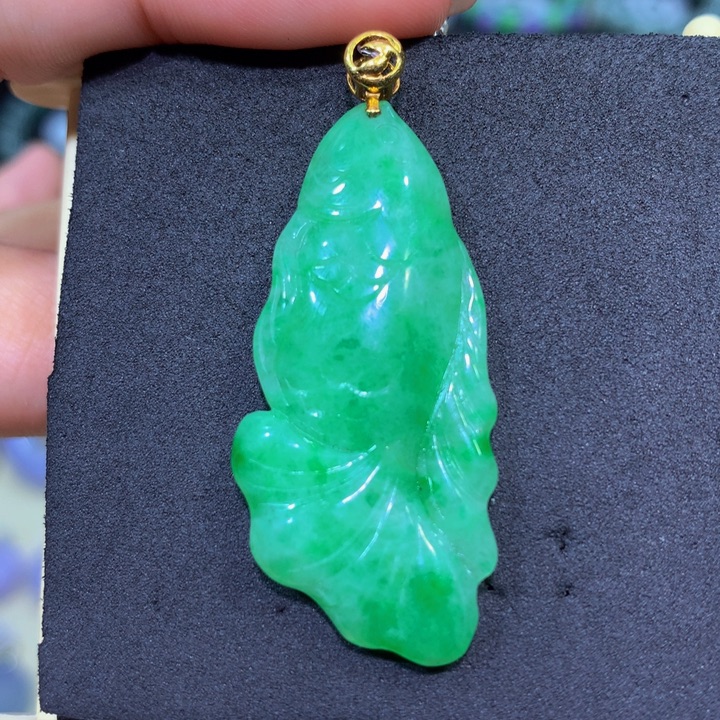 翡翠18K金镶嵌颈饰翡翠