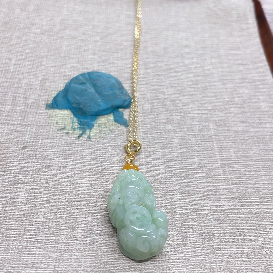 翡翠未镶嵌颈饰貔貅一套