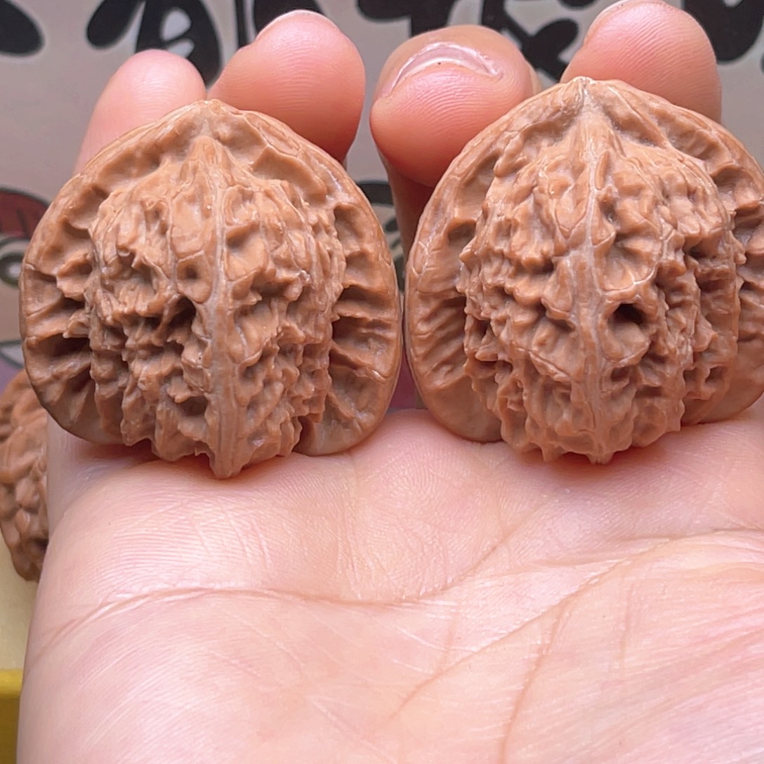 A****文玩核桃吊坠38三角白