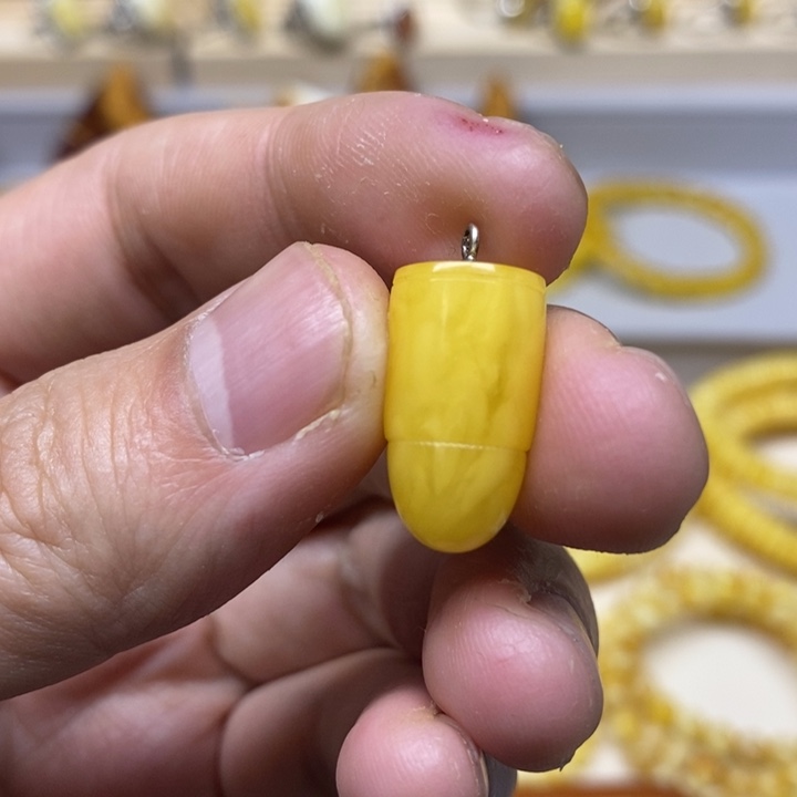 琥珀珠宝奇石未镶嵌