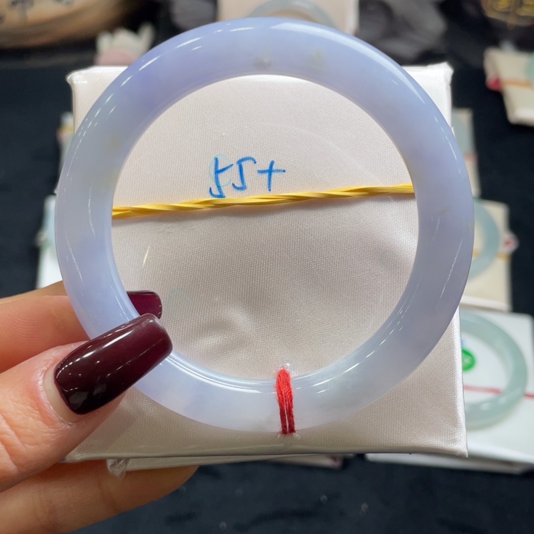 翡翠手镯未镶嵌S****。翡翠手镯