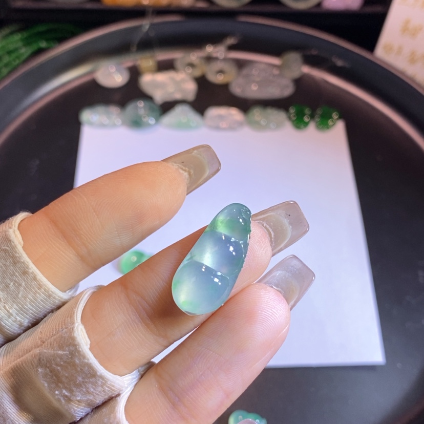 【闪购商品】翡翠挂件未镶嵌豆子