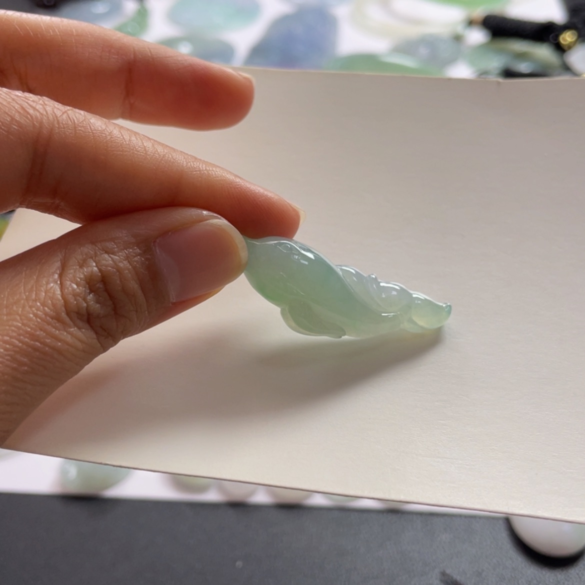 【闪购商品】翡翠未镶嵌颈饰冰晴绿海豚