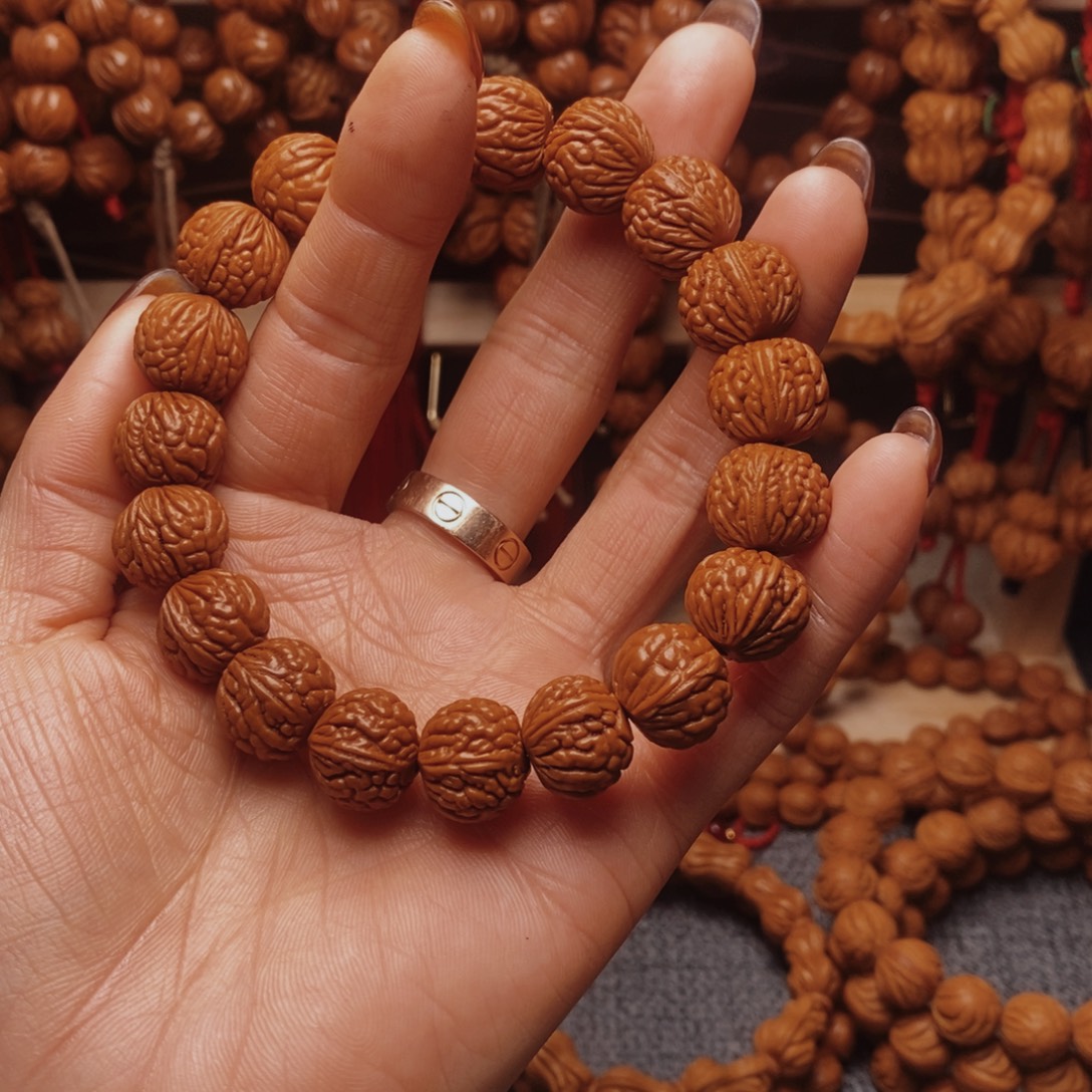 桃核吊坠龙纹桃枭