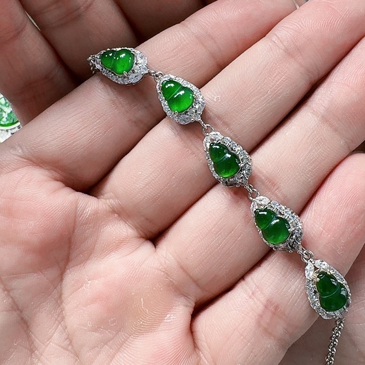 翡翠颈饰未镶嵌天然A货翡翠放漏