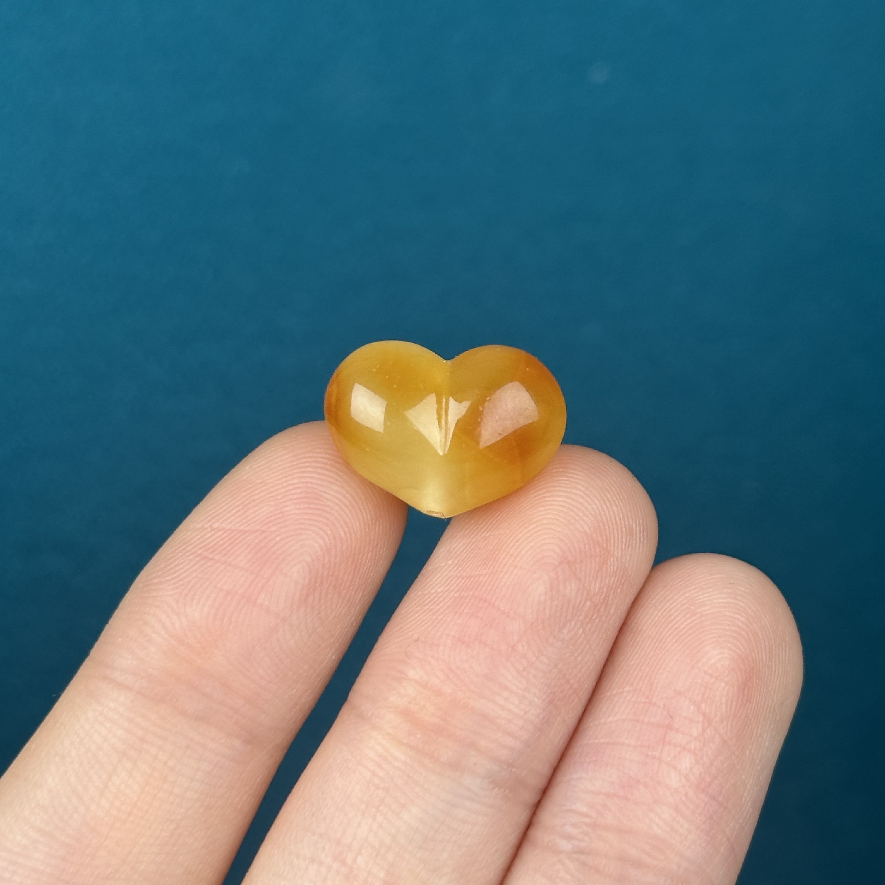 F4329天然原矿蜜蜡 屁桃爱心 17.3*12.7*9.5mm支持复检假一罚十