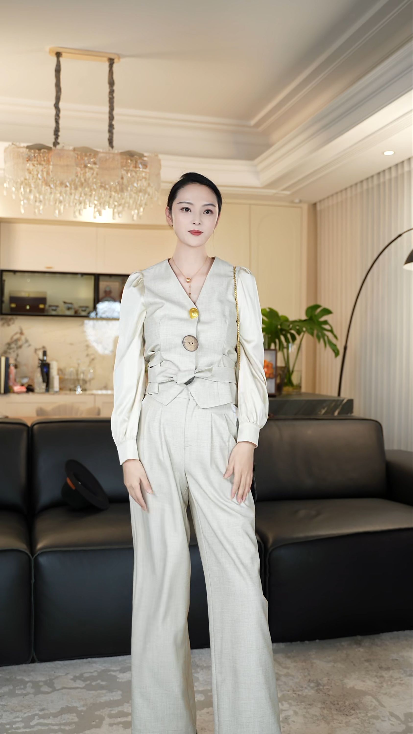 春秋轻奢高级白领套装发式重工三颗扣时尚设计师款气质长袖轻熟风
