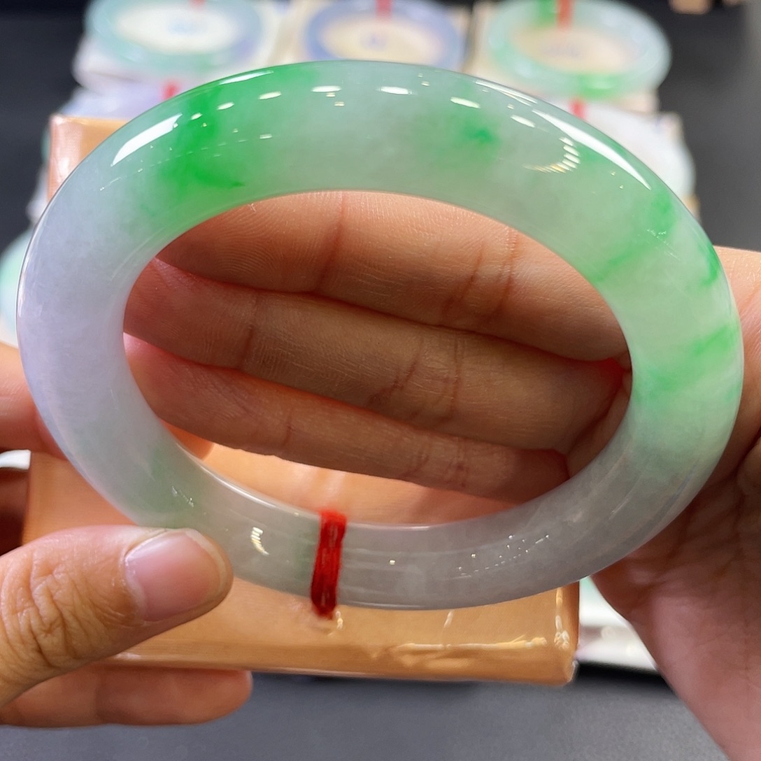 未镶嵌手镯翡翠上*阳绿圆条