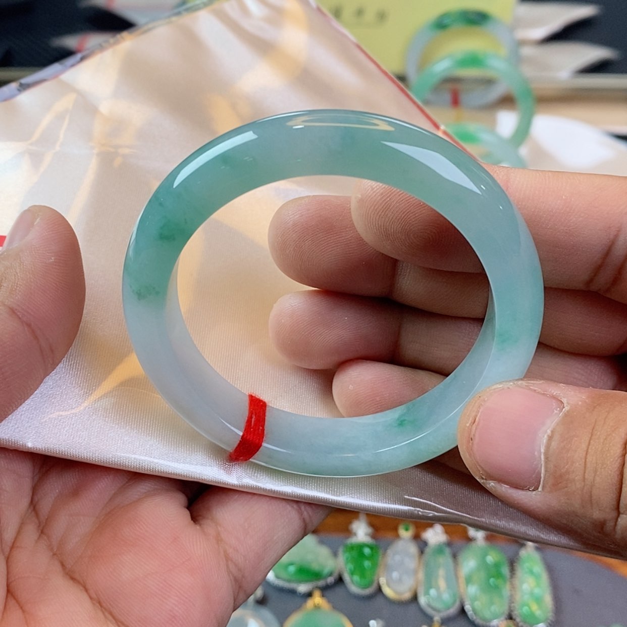 【闪购商品】未镶嵌手镯翡翠