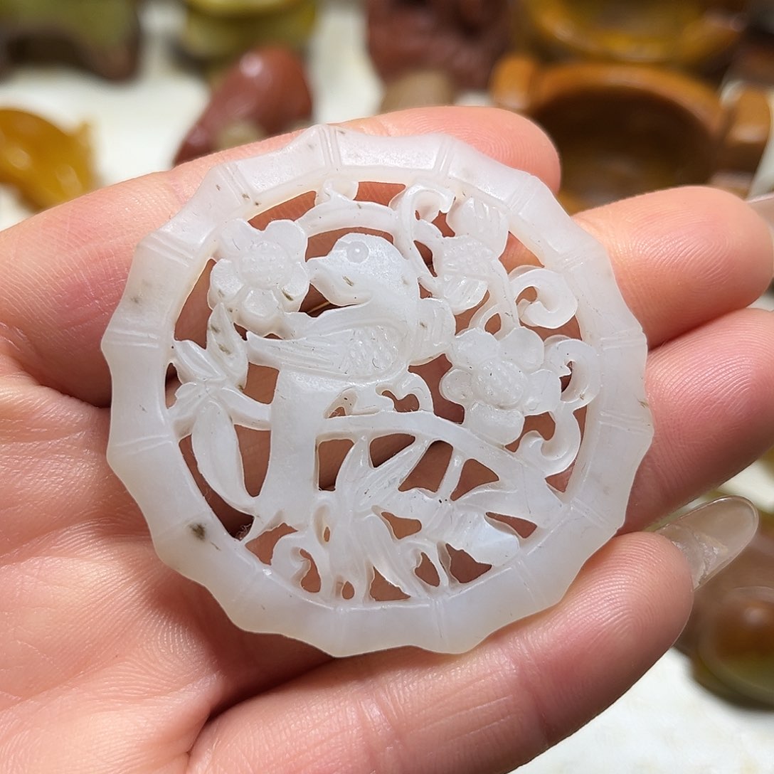 白玉菩提吊坠白玉菩提吊坠