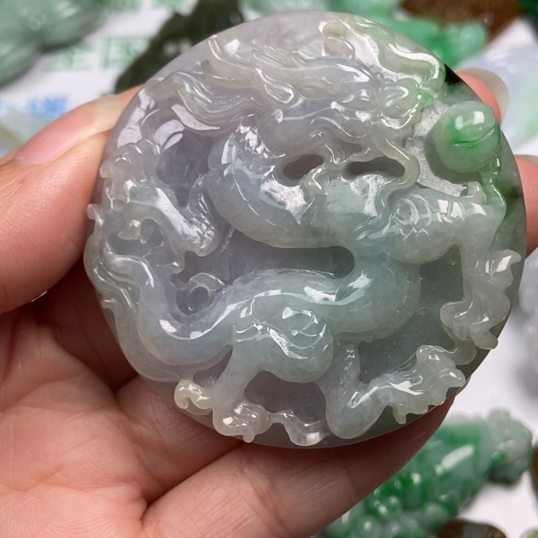 用***4翡翠未镶嵌颈饰翡翠