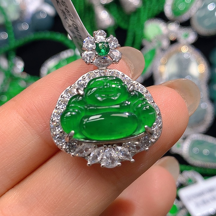 翡翠颈饰未镶嵌翡翠