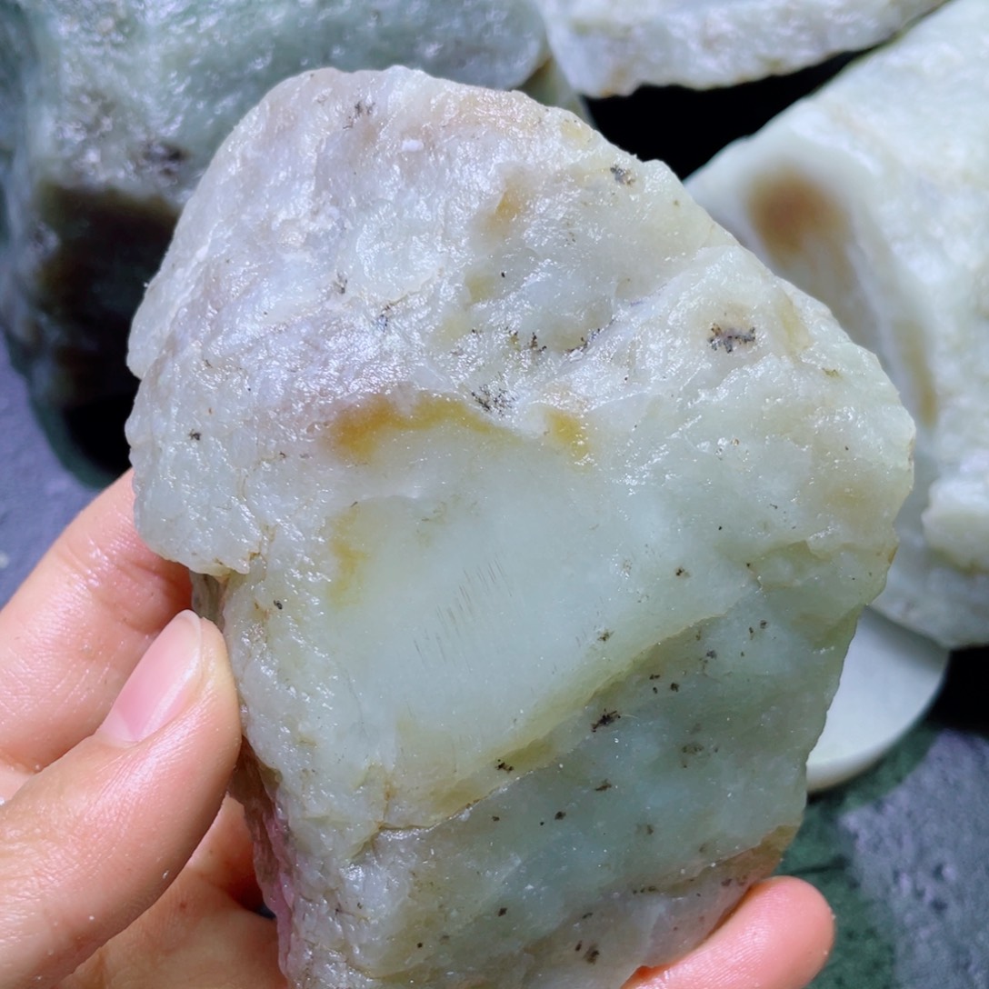 和田玉未镶嵌珠宝半成品