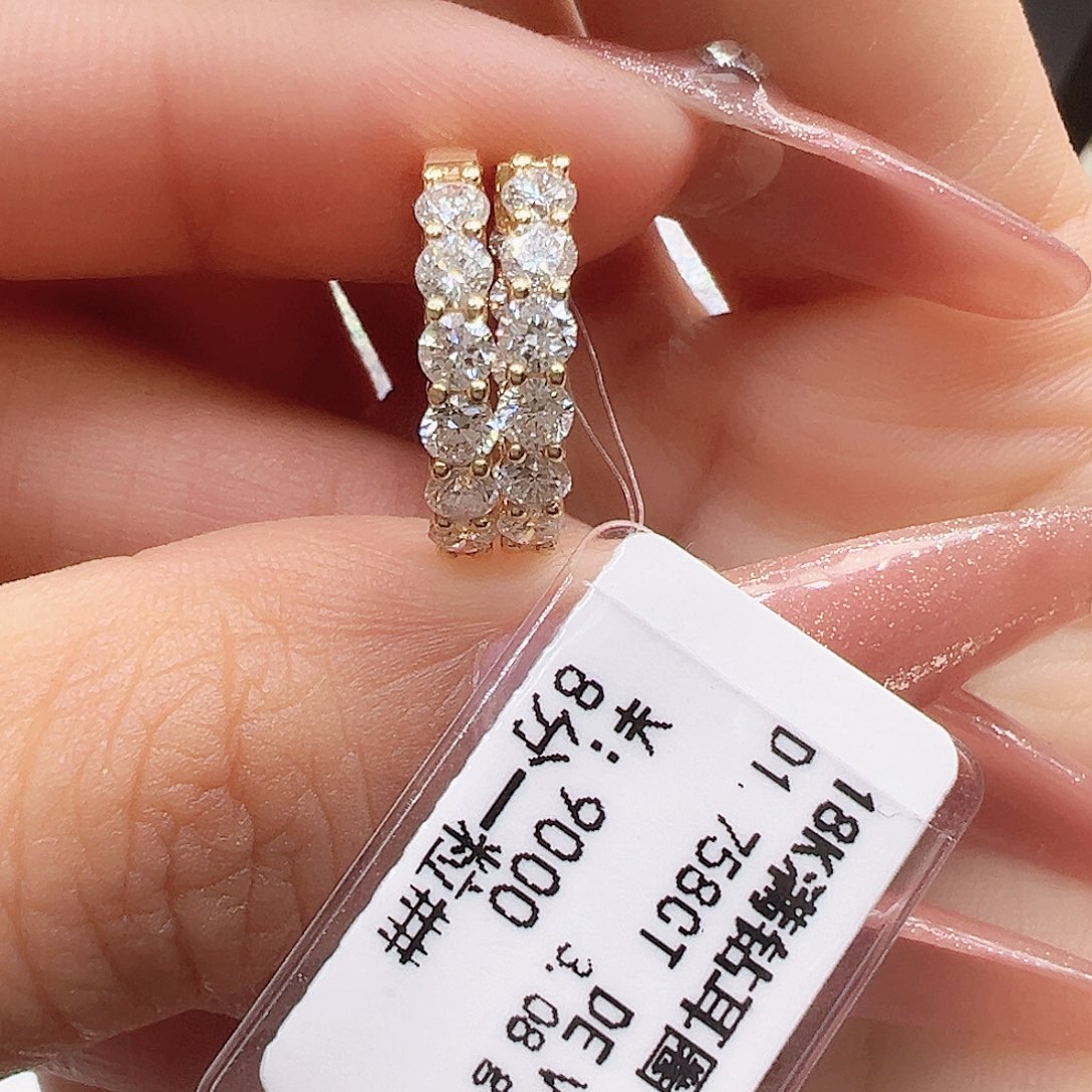 实验室培育钻石耳饰18K金镶嵌1.758ct K黄满钻耳圈
