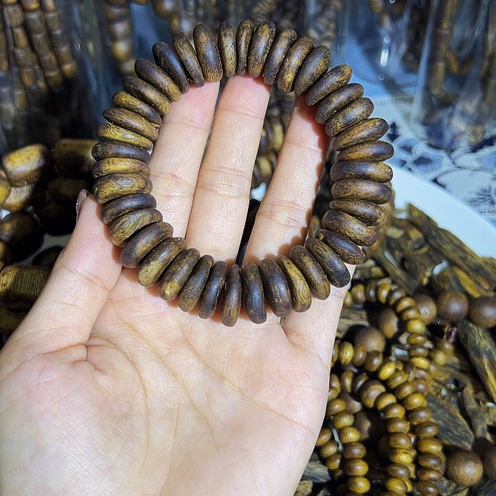 沉香手串玄*单圈绿棋30