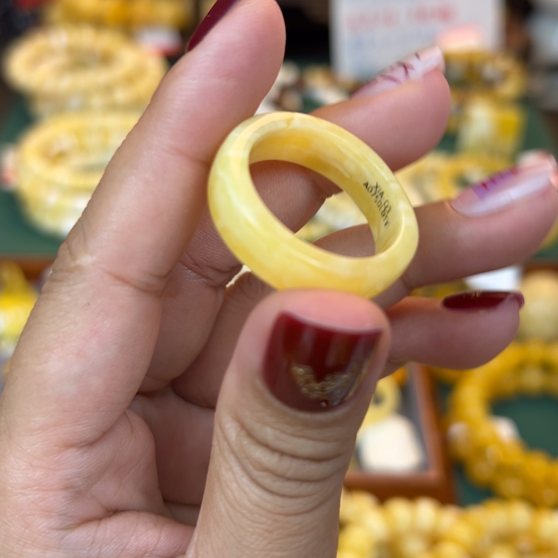 琥珀裸石未镶嵌jjjjjjjjnnnm