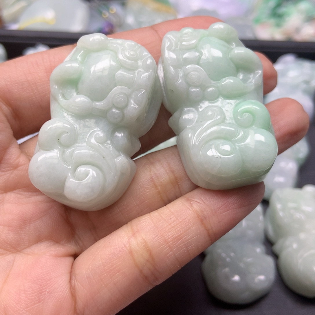 翡翠颈饰未镶嵌天然翡翠