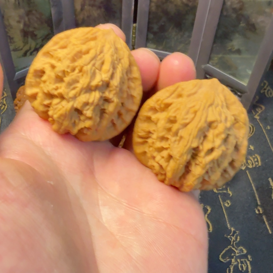文玩核桃吊坠粗筋虎头42