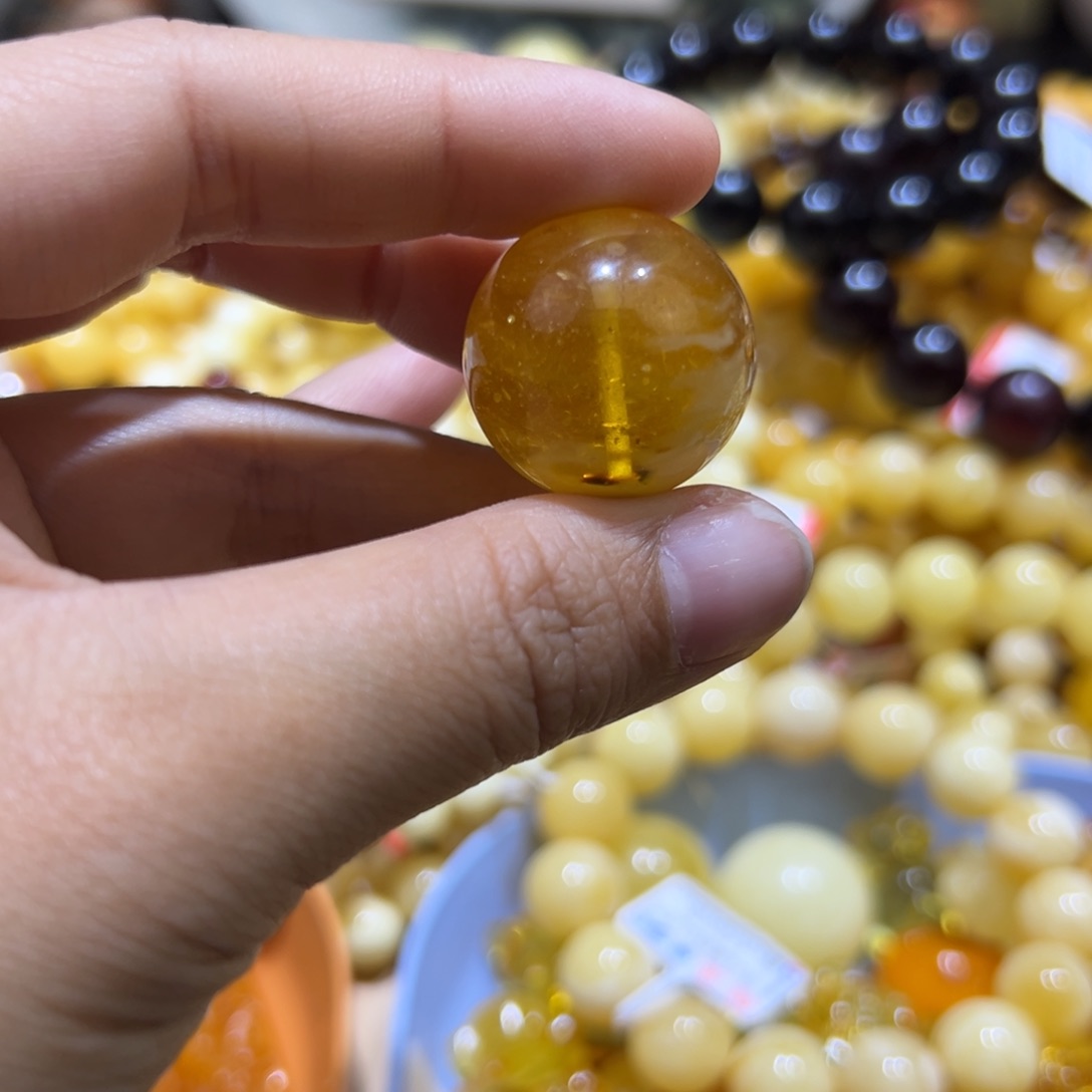 琥珀珠宝奇石未镶嵌