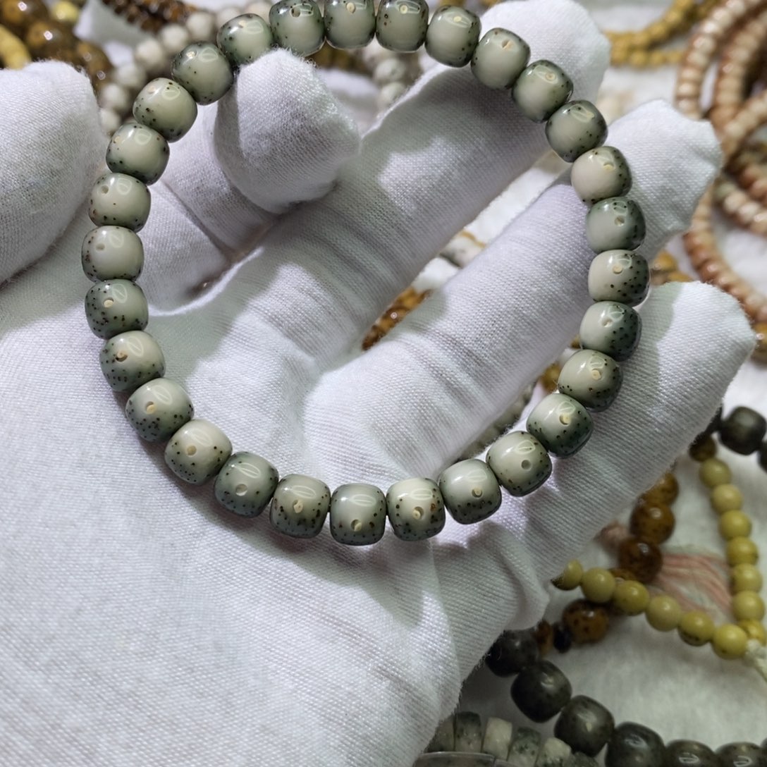 杨****星月菩提吊坠通体