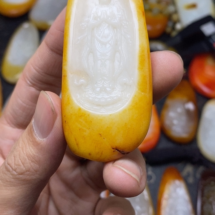 和田玉未镶嵌颈饰