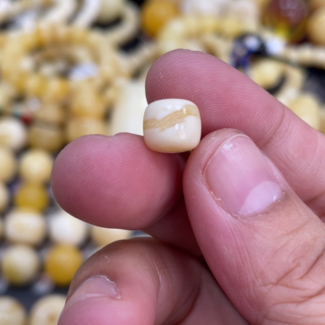 未镶嵌琥珀珠宝奇石9*7.9mm瑕 福利款