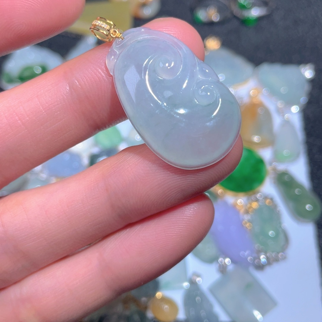 翡翠颈饰18K金镶嵌翡翠