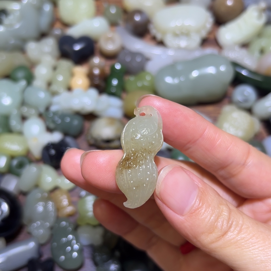 和田玉未镶嵌珠宝半成品