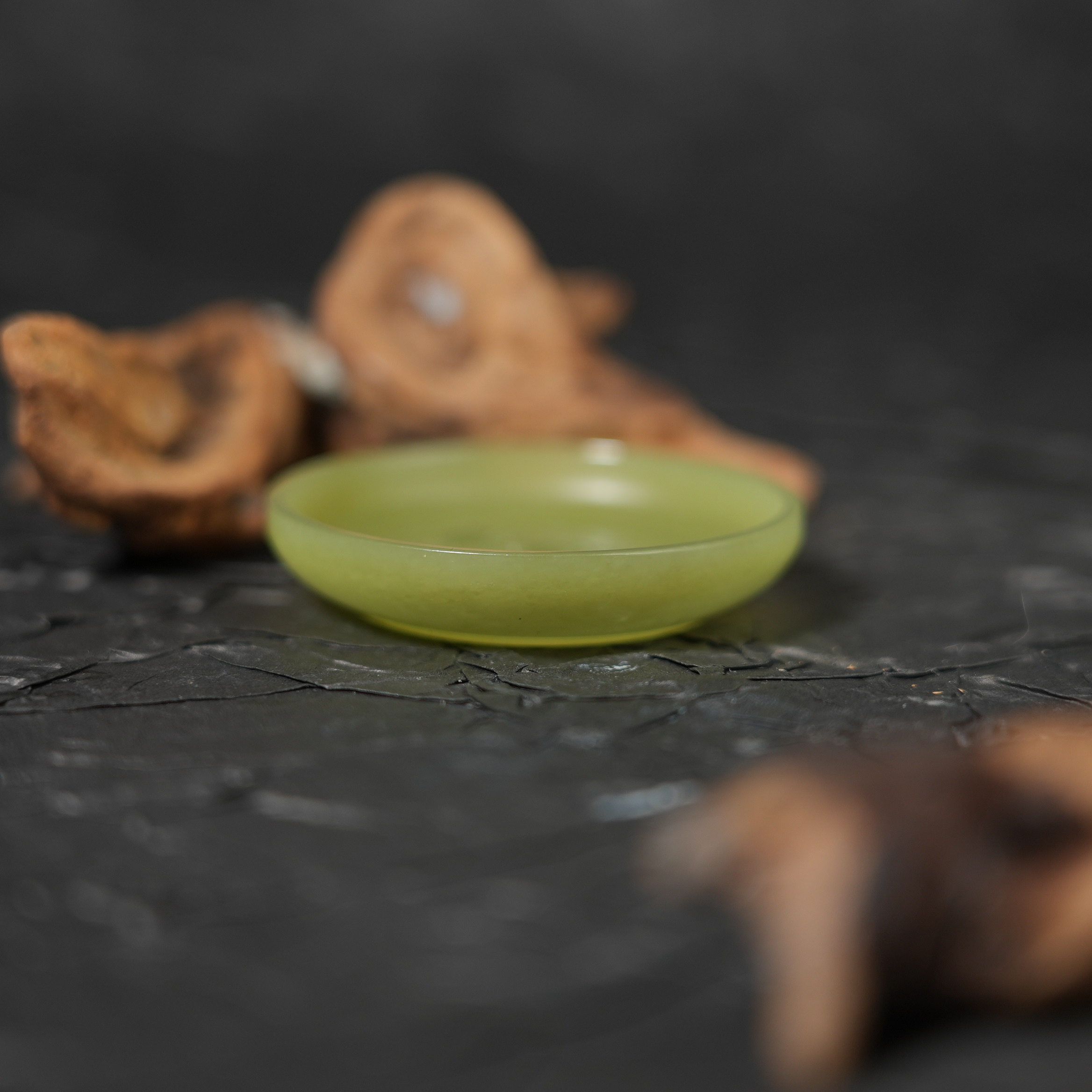 41F35  清  和田玉笔添