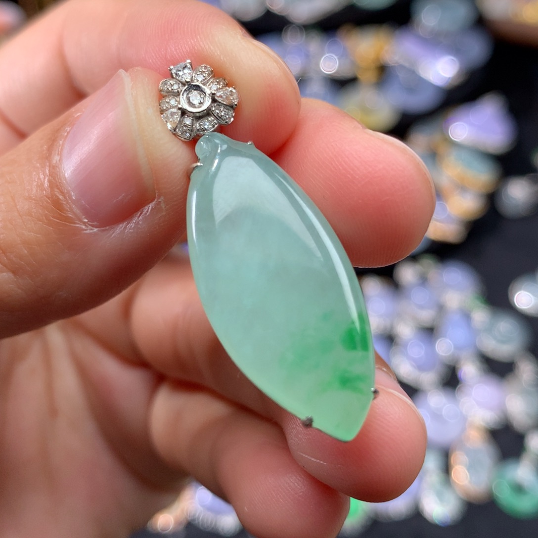 吊坠(不含链)18K金镶嵌翡翠