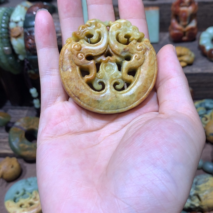 岫岩河磨玉（透闪石质玉）未镶嵌挂件