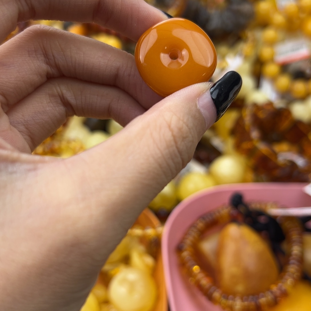 琥珀珠宝奇石未镶嵌