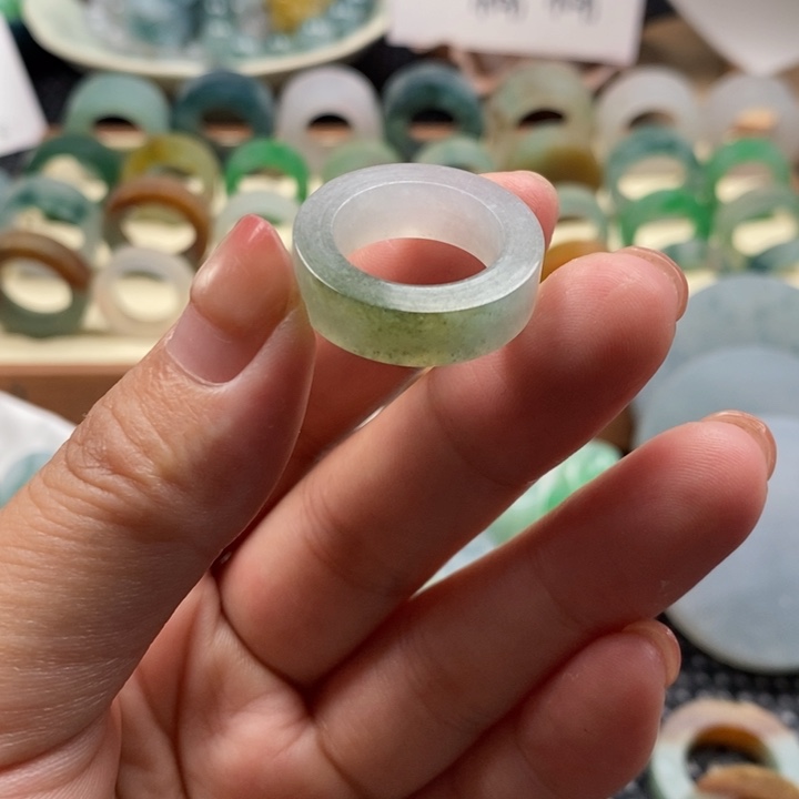 未镶嵌定制翡翠翡翠