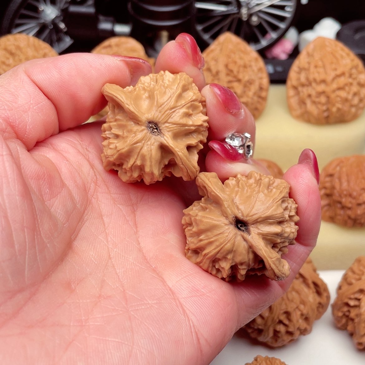 【闪购商品】吊坠桃核胡*大耳图图全38