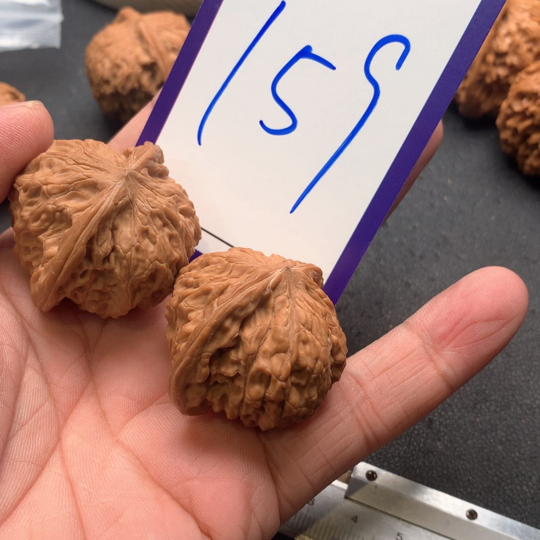 文玩核桃吊坠磨盘