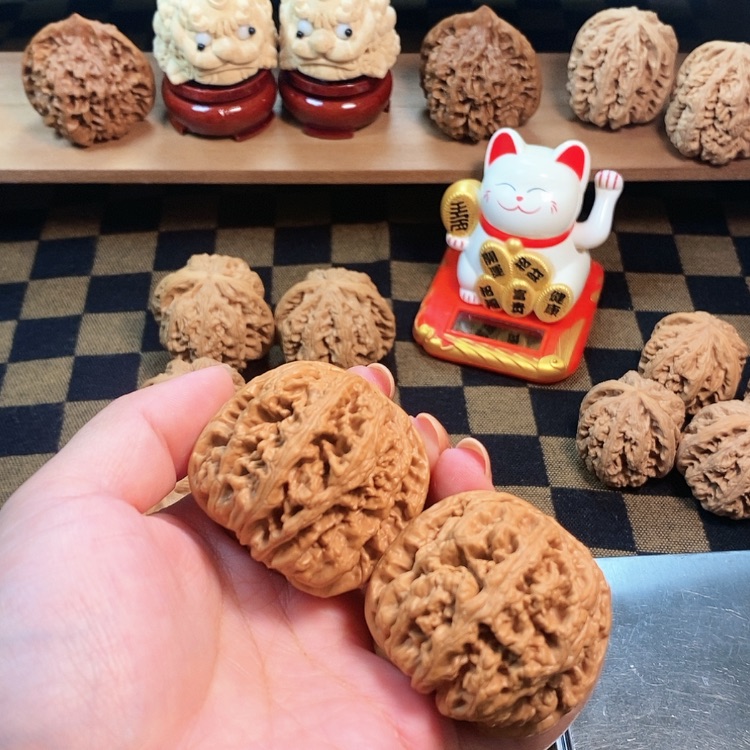 【闪购商品】桃核把件热****?45粗筋。           