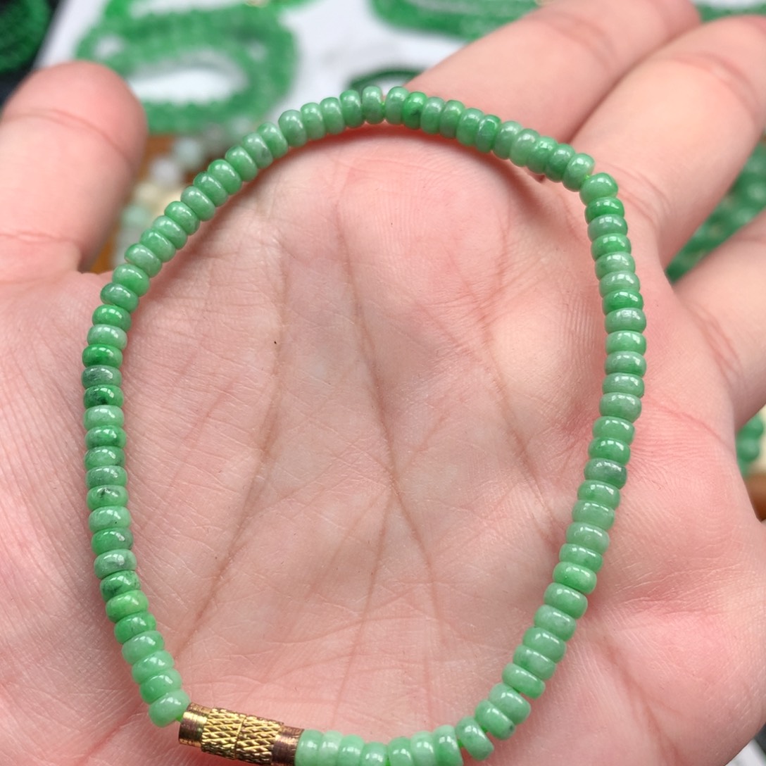 翡翠手链未镶嵌翡翠