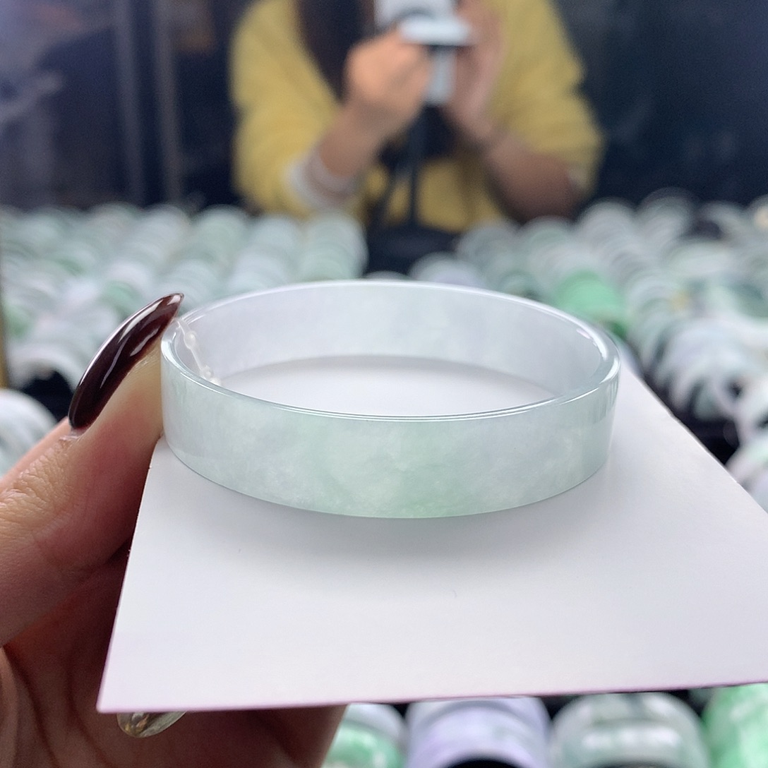 未镶嵌手镯翡翠公主