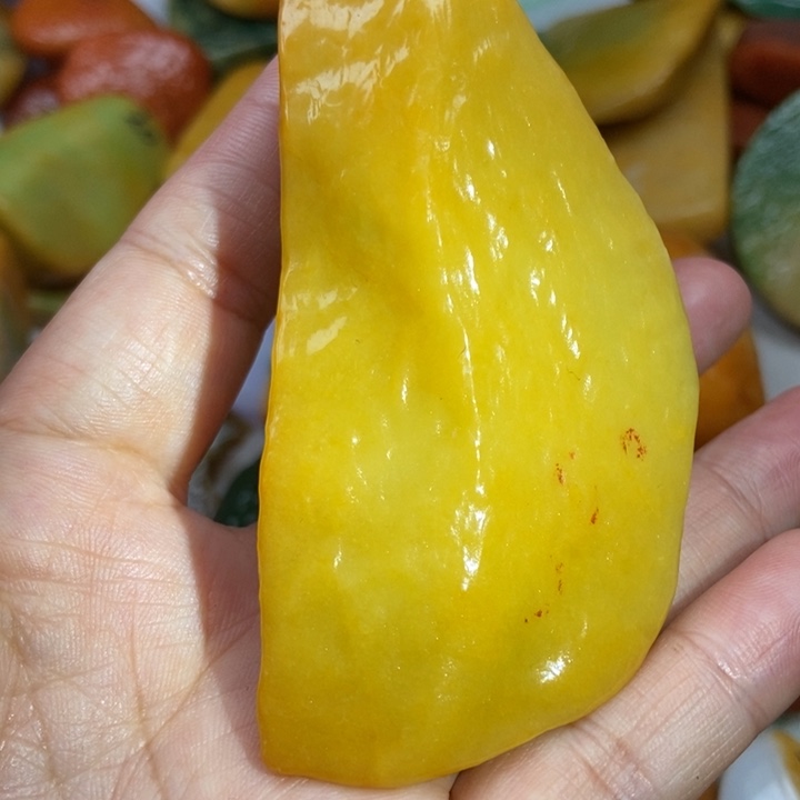 火***蓝翡翠未镶嵌颈饰缅甸
