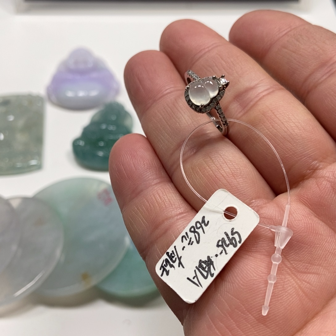 翡翠戒指未镶嵌翡翠