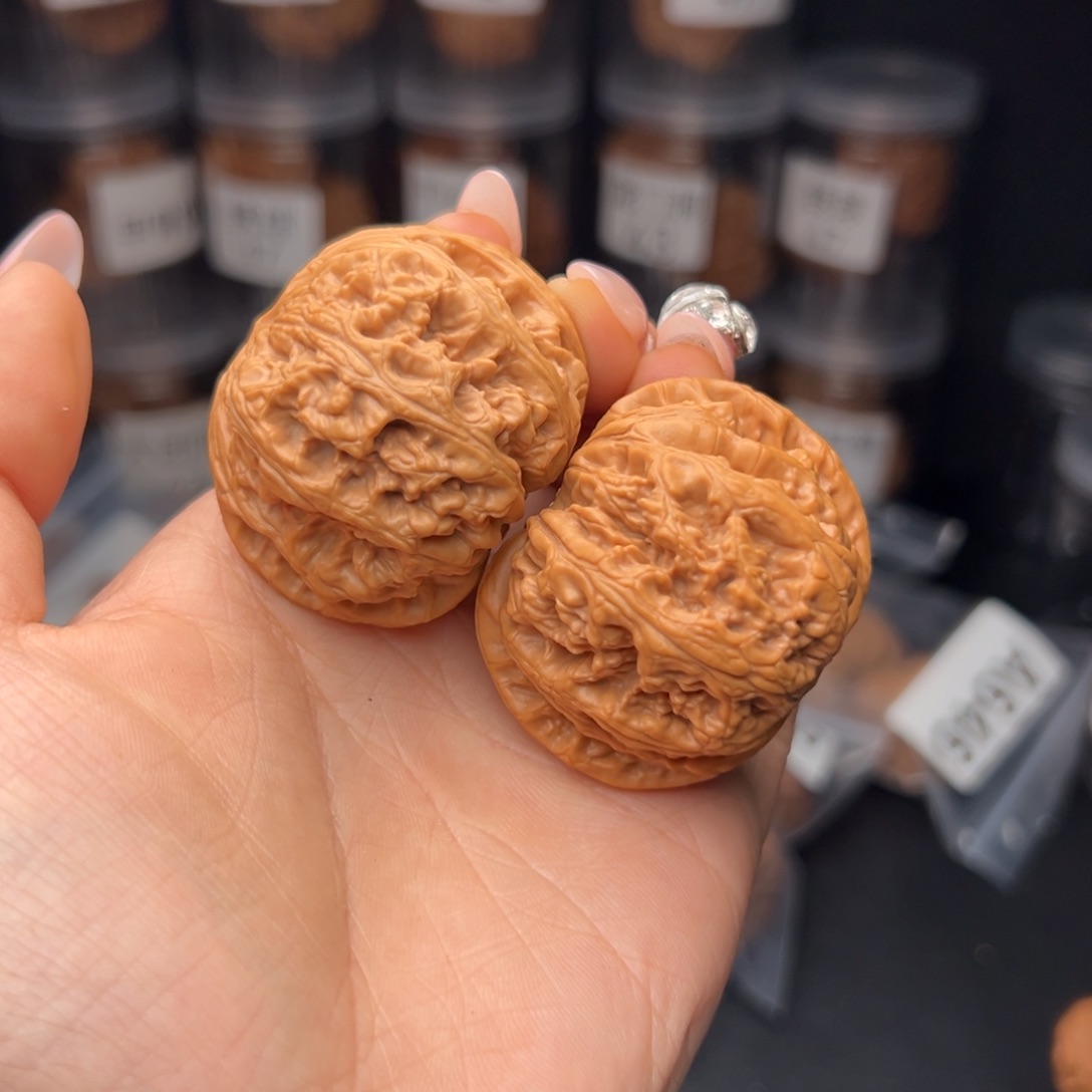 文玩核桃吊坠l**k大粗筋