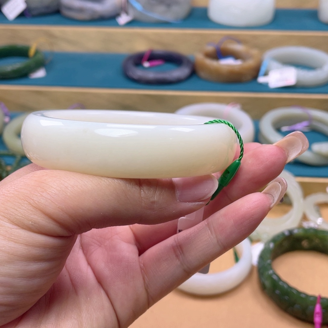 和田玉手镯未镶嵌2圈口63