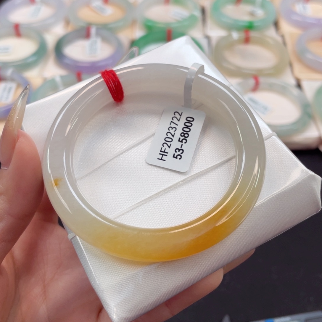 未镶嵌手镯翡翠53黄皮白肉日照金山55号