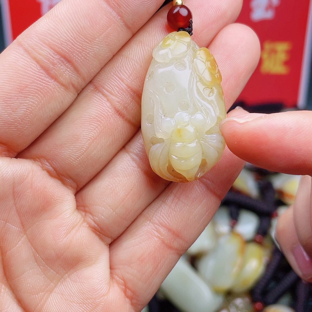 和田玉颈饰未镶嵌