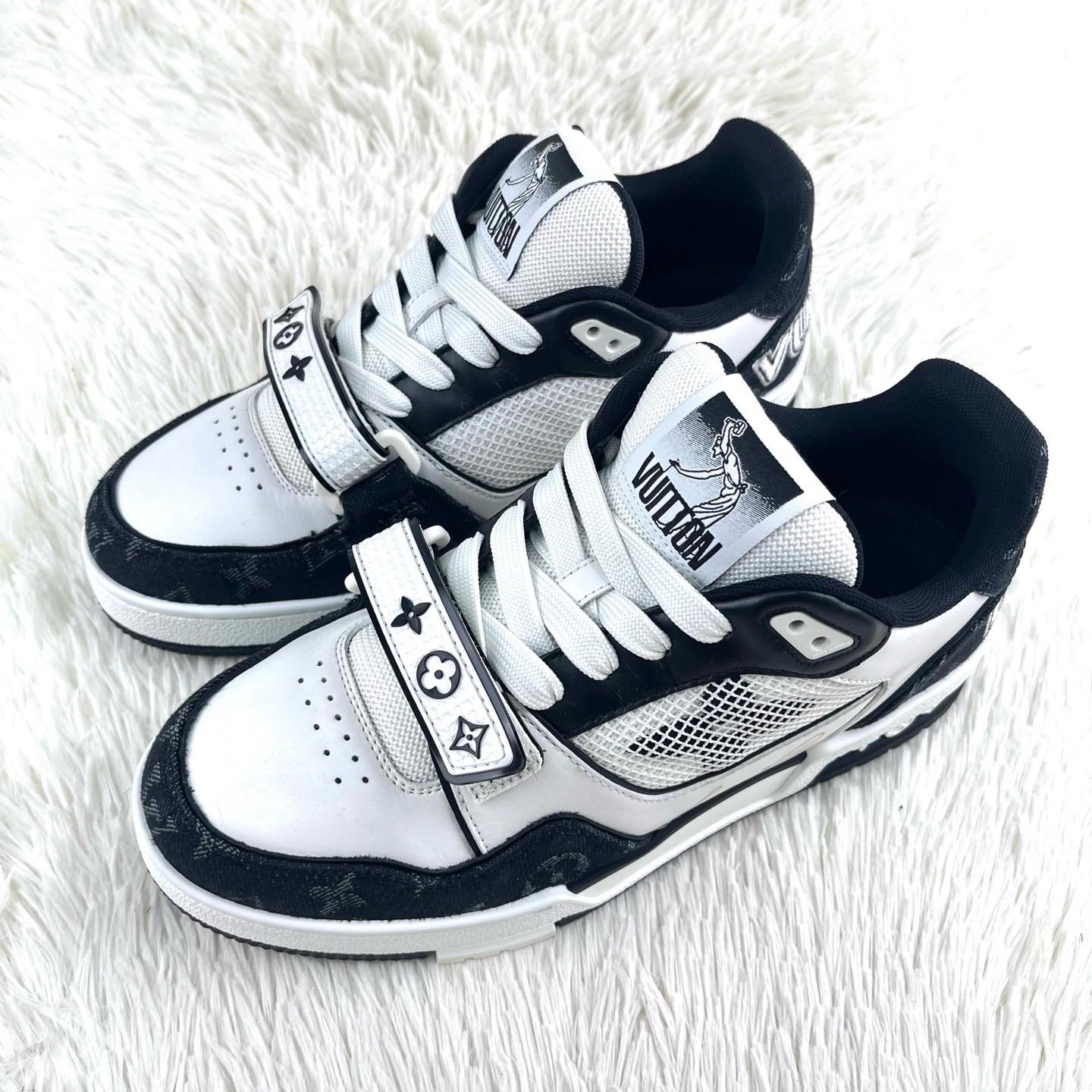 99新 LouisVuitton/路易威登 Trainer 黑白熊猫魔术贴38码