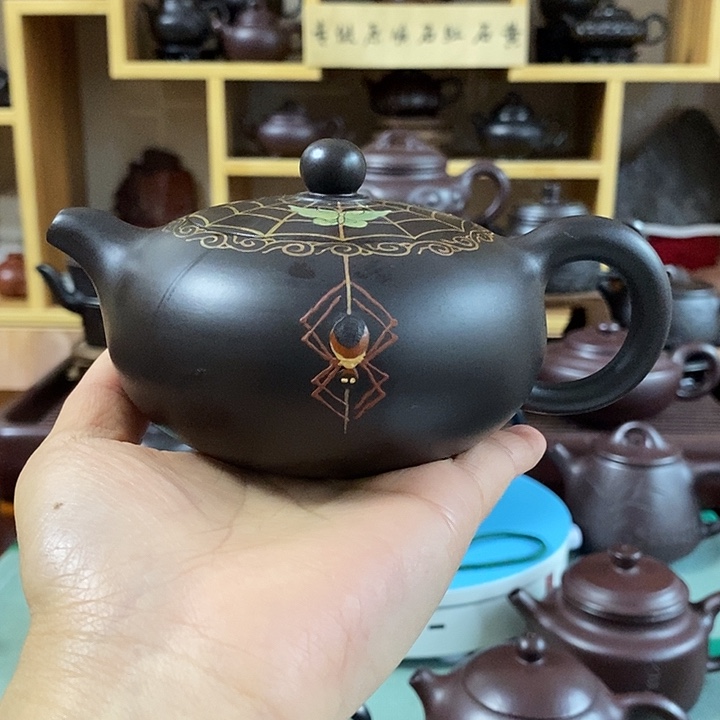 浑***在紫砂茶壶原矿黑朱泥扁玉壶220 cc