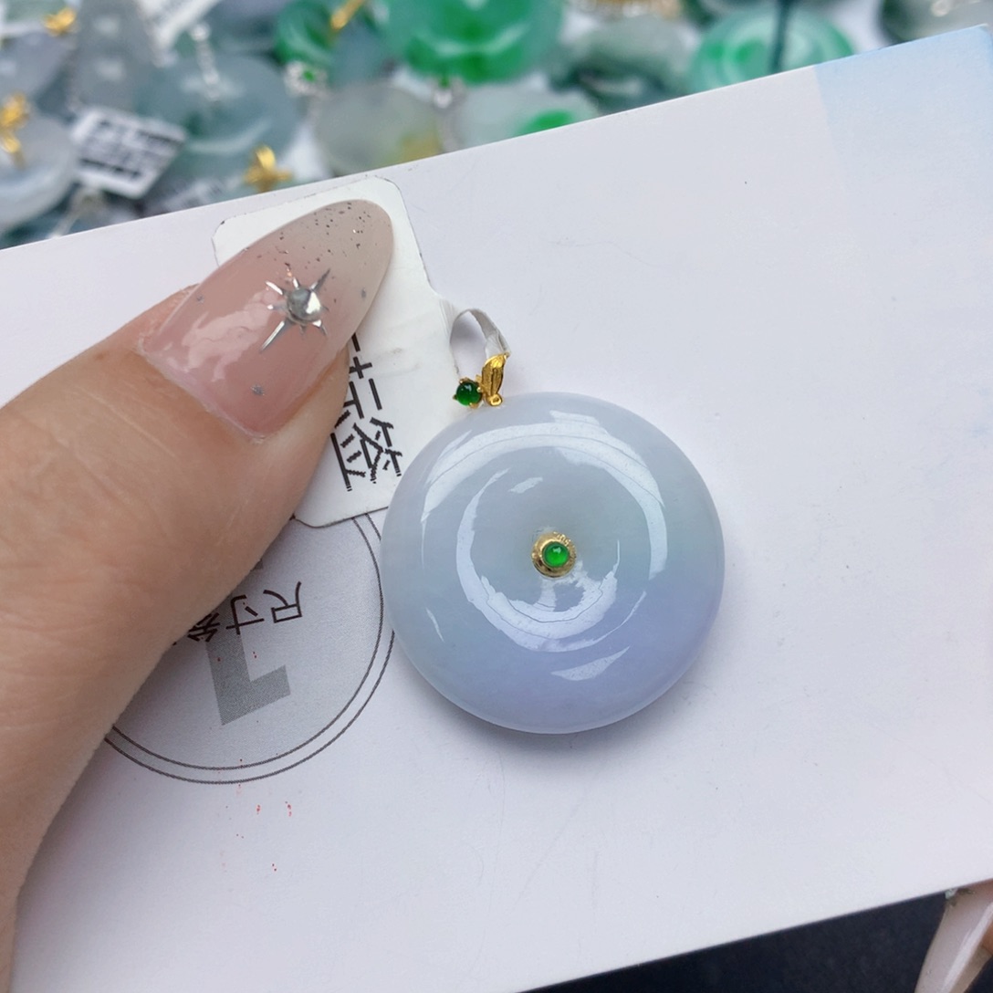 颈饰18K金镶嵌翡翠