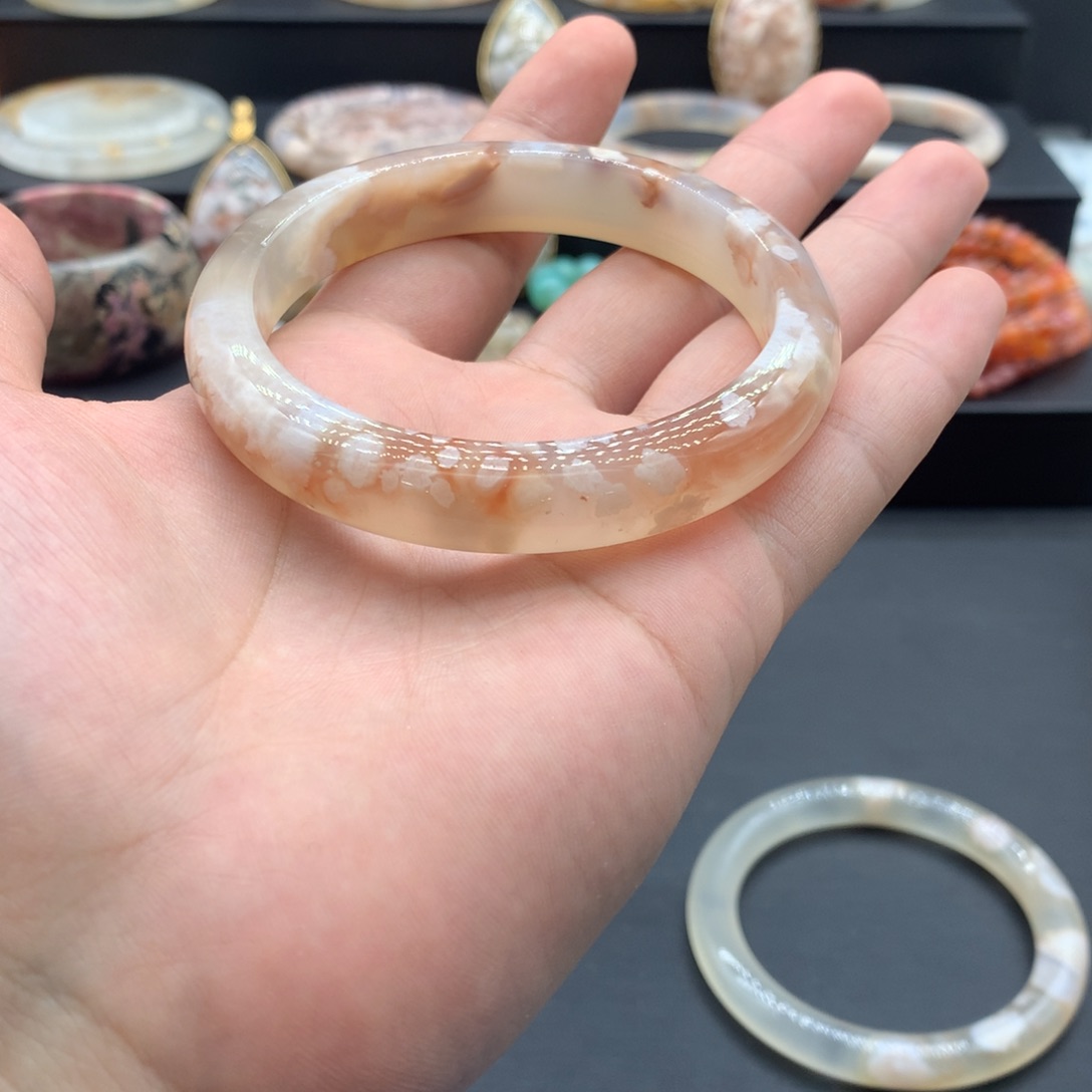 【闪购商品】玛瑙/玉髓手镯未镶嵌百***宝