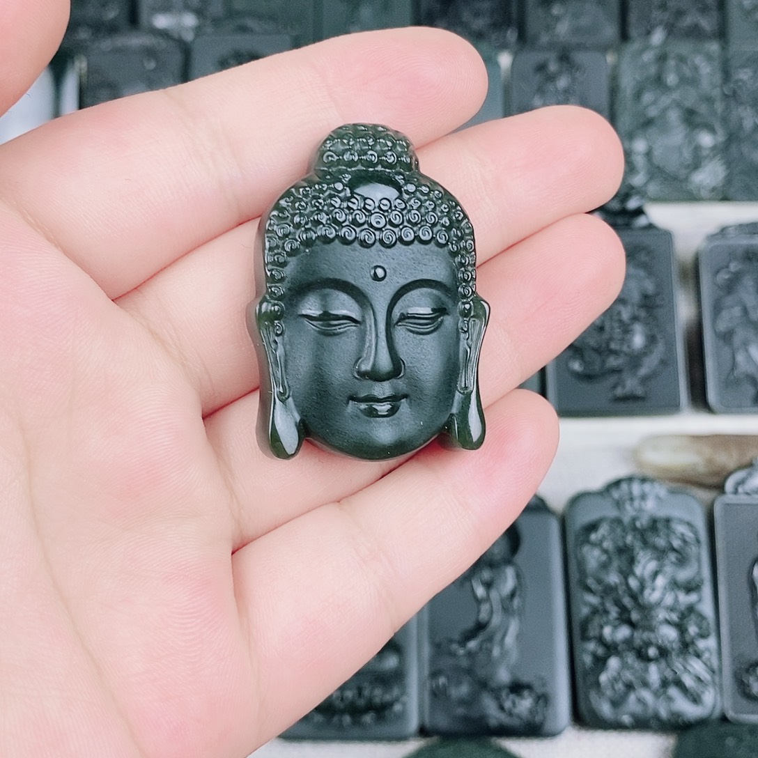 李***强颈饰未镶嵌和田玉